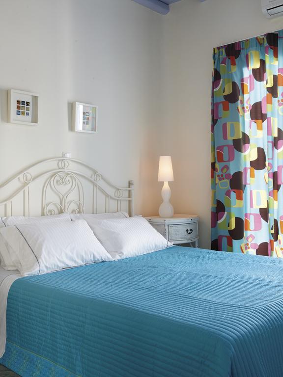 Gt Luxury Suites Ornos  Quarto foto